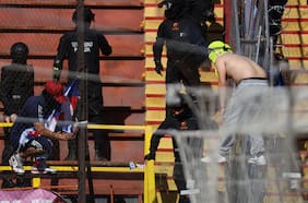 44 sancionados y hasta por diez años: la U aplica duros castigos por mal comportamiento de sus hinchas en el duelo ante Limache