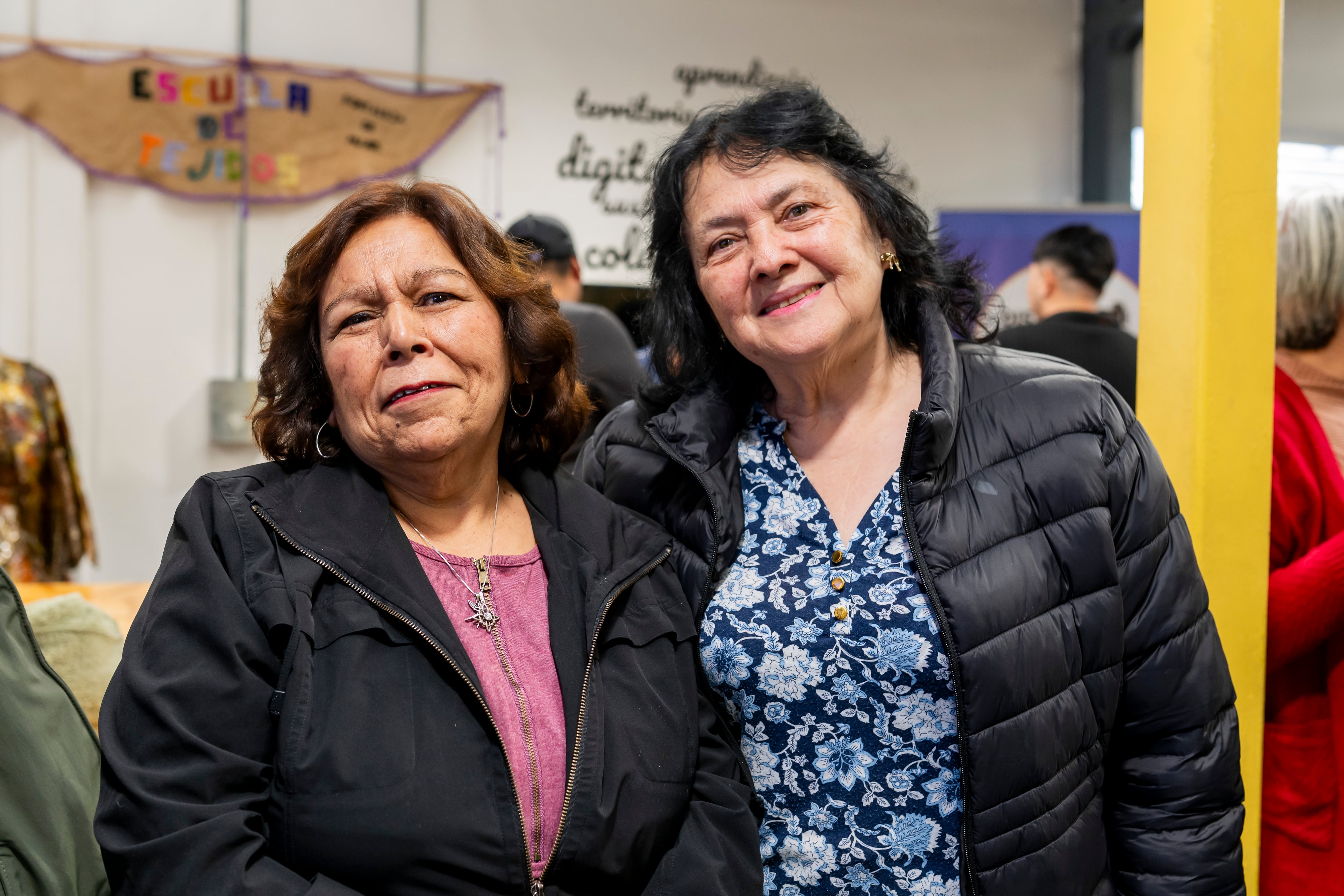 María Valdés, ex alumna Conectadas +55; Amada Ortiz, ex alumna del mismo programa.