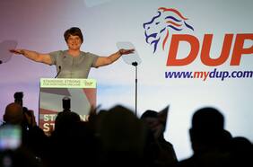 Primera ministra de Irlanda del Norte anuncia su dimisión