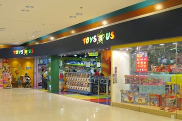 Toys_R_Us_Maritime_Square-1023x573