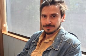 “Lo arruiné, soy culpable”: detienen a actor Álvaro Espinoza y a otras ocho personas por celebración en su casa en La Reina