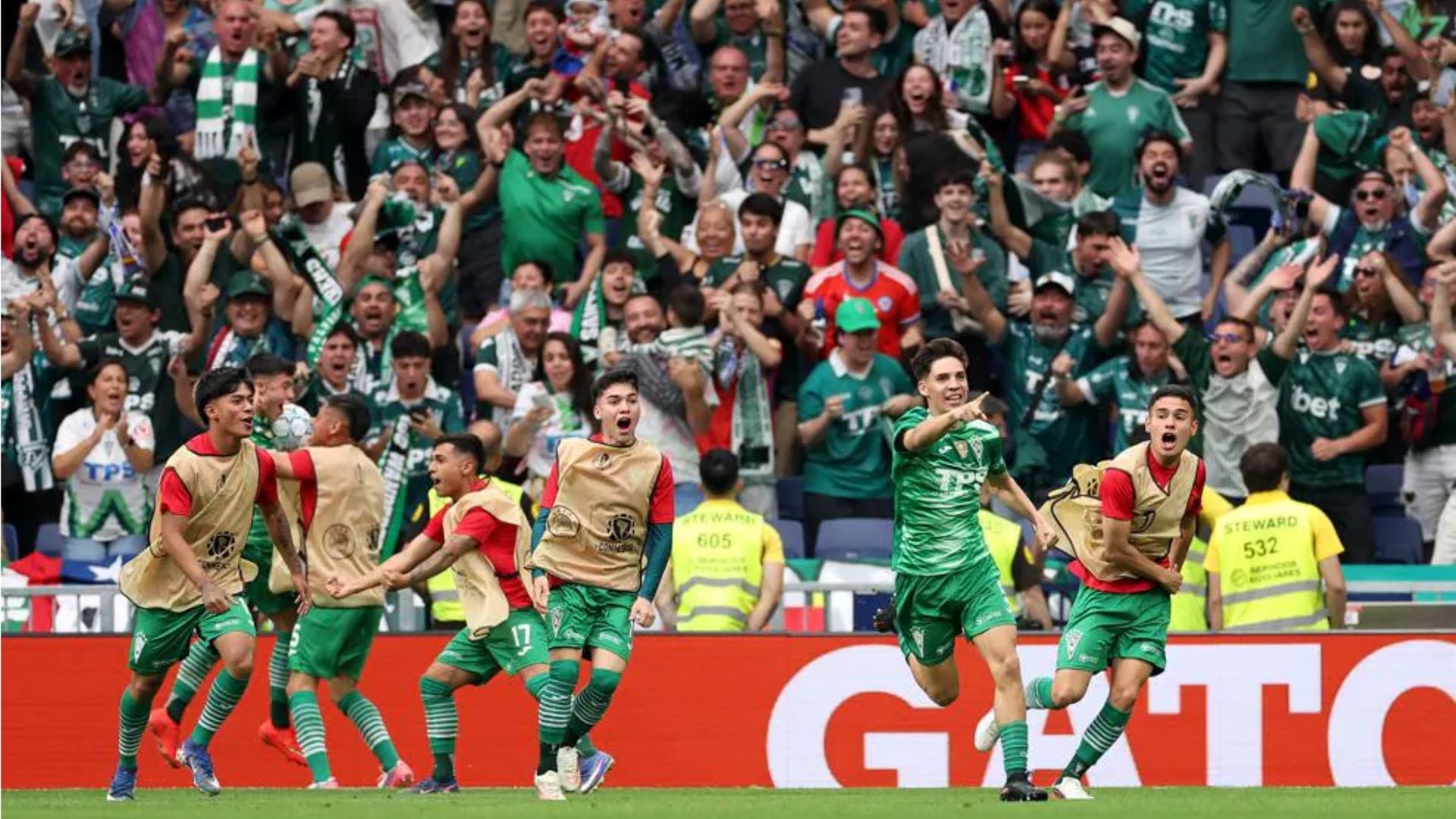 Christian Silva celebra su gol ante el Real Madrid. Foto: UEFA.