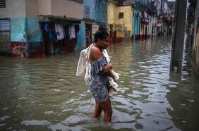 Lluvias torrenciales dejan al menos dos muertos y miles de evacuados en Cuba