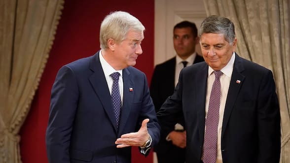 Supraministro en La Moneda: el diseño que evalúa el gobierno para la fusión de ministerios