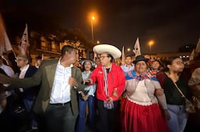 Perú: Roberto Sánchez lidera marcha “en defensa del voto” en el centro de Lima