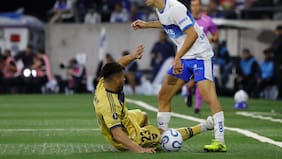 ¿Era roja? La infracción sobre Justo Giani que provocó una pelea entre jugadores la UC y Boca Juniors