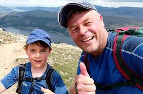 Niño de 8 años logra escalar el equivalente a ocho montes Everest: “Es como una cabra montesa”