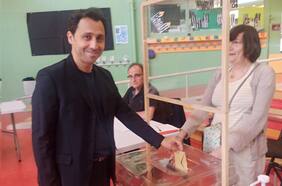 Rodrigo Arenas, chileno electo diputado en Francia: “Macron ni siquiera alcanzó a ser un obstáculo para la extrema derecha”