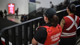Comisión del Senado revisa proyecto para reforzar seguridad de Metro: busca fortalecer atribuciones de guardias y Carabineros