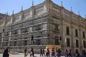 Municipalidad de Santiago ordena paralizar obras de remodelación en La Moneda