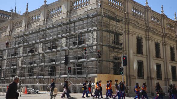 Municipalidad de Santiago ordena paralizar obras de remodelación en La Moneda