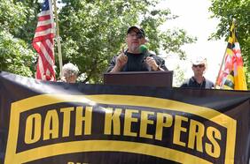 Condenan a 18 años de prisión a líder extremista por asalto al Capitolio de EE.UU.