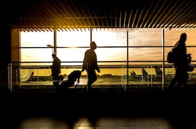 Advierten que cada vez hay más casos de la enfermedad más contagiosa del mundo en aeropuertos y malls