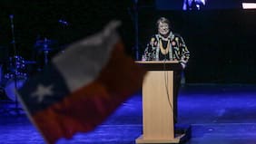 Oposición intenta contener discusión presidencial tras apertura de Bachelet a tercera candidatura