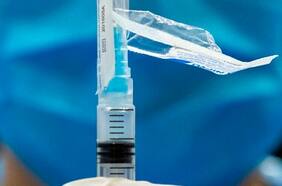 ¿Qué tan efectiva es la dosis de refuerzo? Primer estudio mundial hecho en Chile y que consideró a 11 millones de personas revela el poder de la tercera dosis