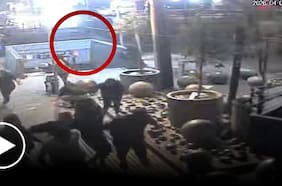 Cámara de seguridad registra el momento en que un detective da muerte a un delincuente en Estación Central