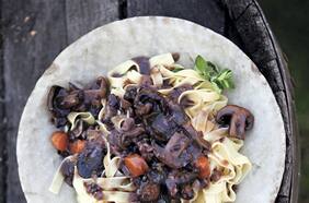 Hongos al bourguignon