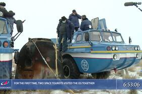 Turistas espaciales japoneses regresan a tierra tras 12 días en estación internacional