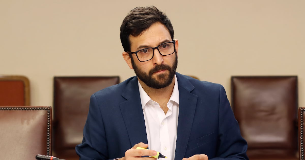Crispi tras cierre del Caso Convenios: “Fue una operación politica (...) se buscó herir al gobierno del Presidente Boric y al FA”