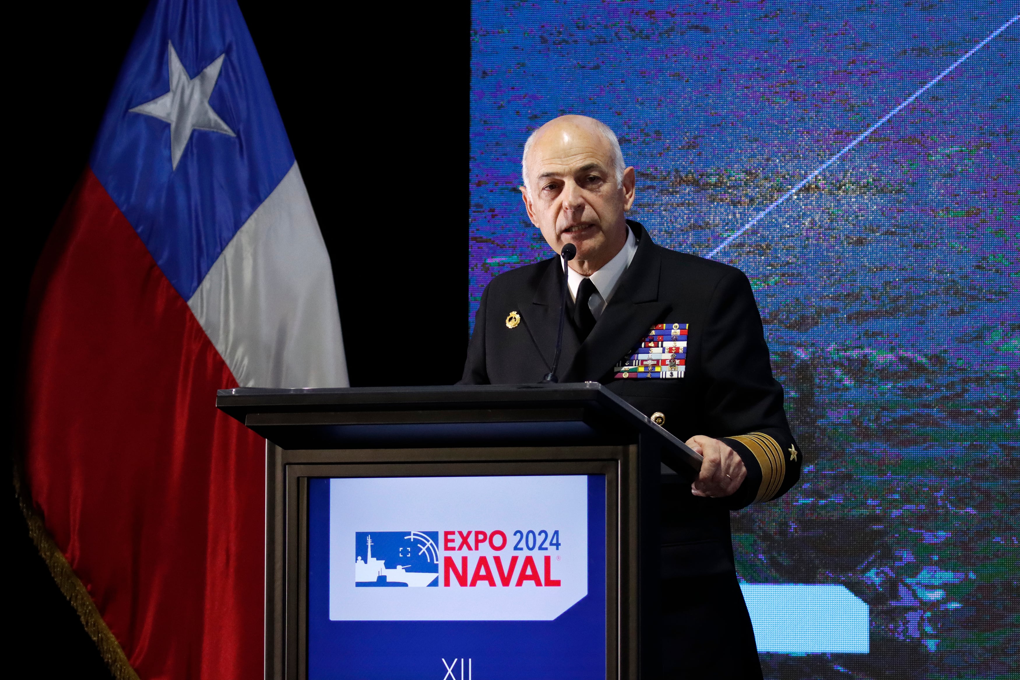 Ministra Delpiano enfatiza compromiso del gobierno con la soberanía marítima de Chile y destaca Plan Continuo de Construcción Naval. En la foto, el comandante en jefe de la Armada, el almirante Juan Andrés de la Maza.