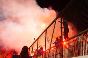 Dos menores de edad involucrados: tres detenidos arrojan los incidentes de la barra de la UC en Santa Laura