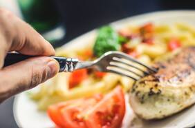 Descubren que pacientes con cáncer de próstata tienen un déficit de estos 13 alimentos