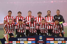 Con la Brujita Verón junto a los hinchas: Estudiantes vence en los penales a Racing y es campeón del fútbol argentino