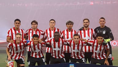 Con la Brujita Verón junto a los hinchas: Estudiantes vence en los penales a Racing y es campeón del fútbol argentino