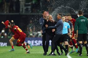Conference League: Roma vence en la final a Feyenoord y Mourinho agranda su leyenda en Europa