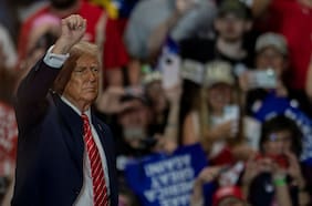 Bill Schneider, analista político estadounidense: “Será una carrera muy dura entre Trump y Harris hasta el final”