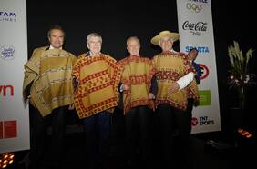 Presidente del Comité Olímpico Internacional es reconocido por la Federación de Rodeo