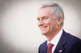 Con mención a Boric y acompañado de Don Francisco, Kast presenta proyecto para establecer el “Día de la Teletón”