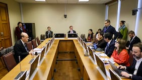 Presidenta de comisión revisora adelanta que podrían votar este lunes informe de AC contra Nicolás Grau