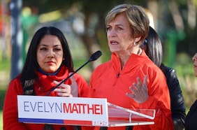 “¿Cuál busca gobernar Chile? ¿Evelyn o Matthei?“: FA publica video con duras críticas a la candidata de Chile Vamos