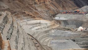 El brazo minero del grupo Luksic actualiza su cálculo de producción de cobre al extremo inferior