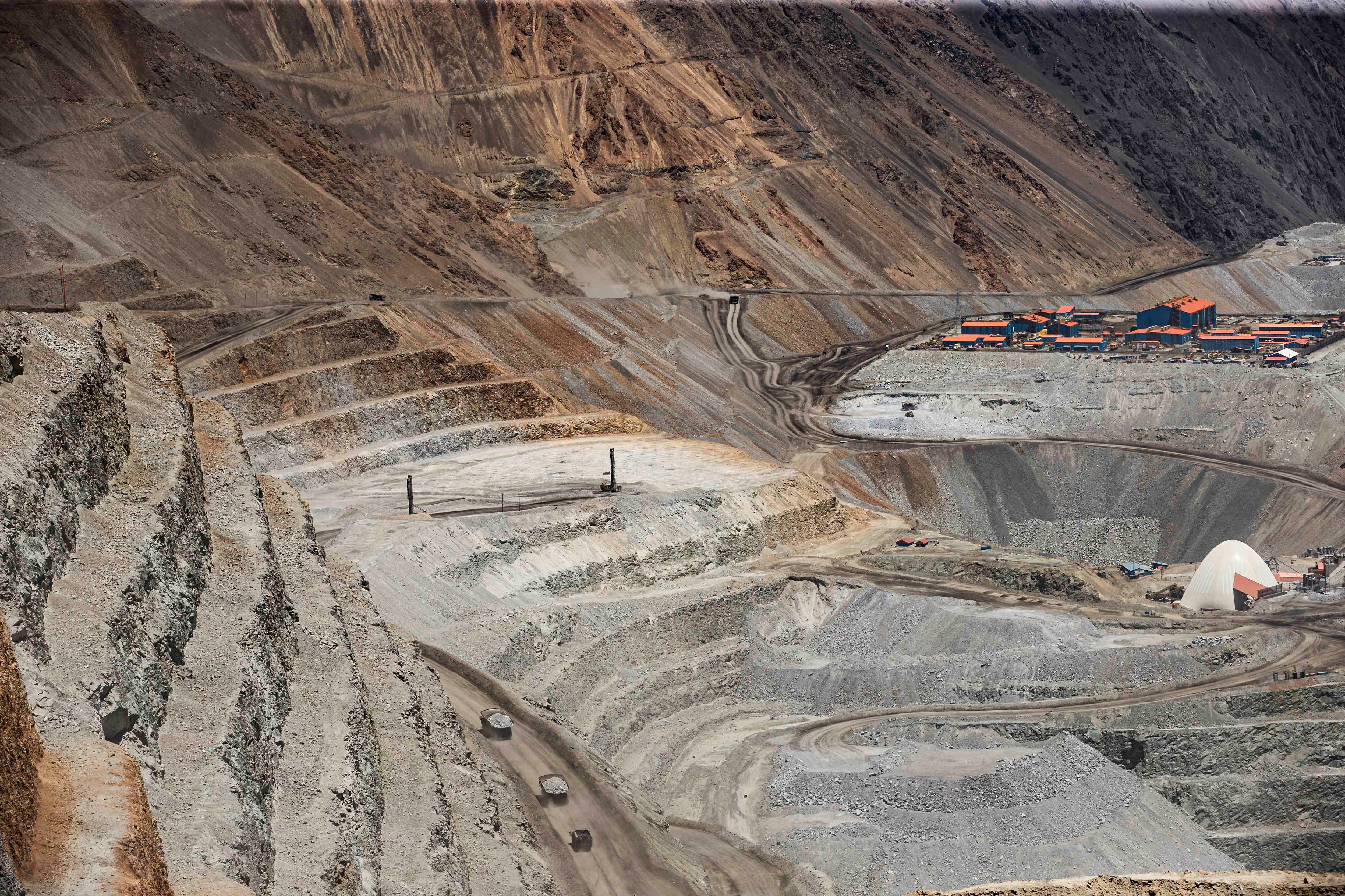 Antofagasta Minerals reduce la producción de cobre 10% en el primer semestre, pero prevé aumento progresivo en el año