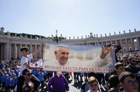 Los desafíos para el Papa Francisco en su décimo aniversario de pontificado: los conservadores se enfrentan a la era post Benedicto
