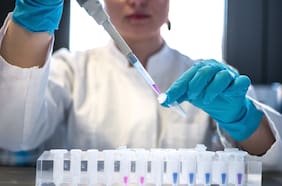 Crean el primer antibiótico nuevo en 50 años para combatir una superbacteria