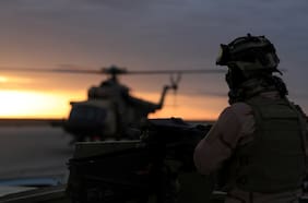 Irán ataca bases militares de EE.UU. en Kuwait y Bahréin tras ofensiva estadounidense