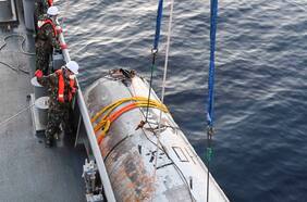 Corea del Sur recupera restos del satélite norcoreano que cayó al mar por una falla técnica