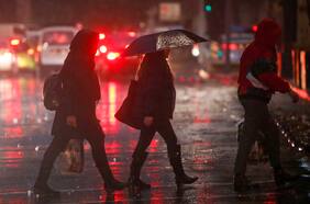 Mineduc informa suspensión de clases en 32 colegios por sistema frontal en zona centro y sur del país