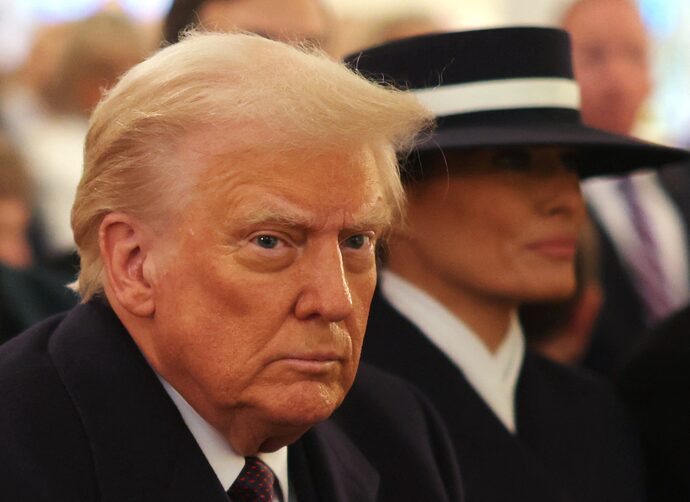 Trump iniciará su mandato con una avalancha de órdenes ejecutivas - La Tercera