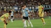 Una jineta de oro hecha en Chile: la reacción de Messi al regalo del presidente de la Conmebol en su retiro de Argentina