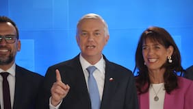 Kast asegura que “jamás indultarían a alguien que cometa algún delito” como abuso sexual infantil y vuelve a apuntar al gobierno