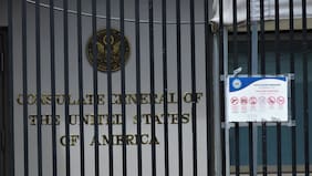 EE.UU. suspende de manera temporal la concesión de citas para solicitar visados en todas sus oficinas consulares