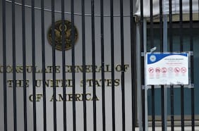 EE.UU. suspende de manera temporal la concesión de citas para solicitar visados en todas sus oficinas consulares