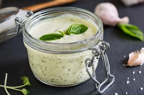 Cómo hacer un irresistible aliño de albahaca
