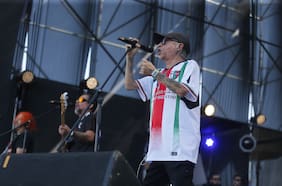 Los Miserables desbordan el Lotus Stage y despachan un show cargado de consignas políticas