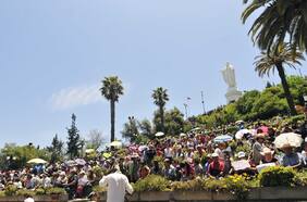 Al aire libre y en el Cerro San Cristóbal: Te Deum sale de la Catedral por segunda vez en 209 años