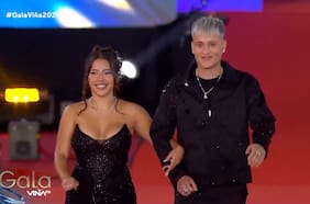 Kidd Voodoo desfiló en la gala del Festival de Viña con un traje lleno de cristales